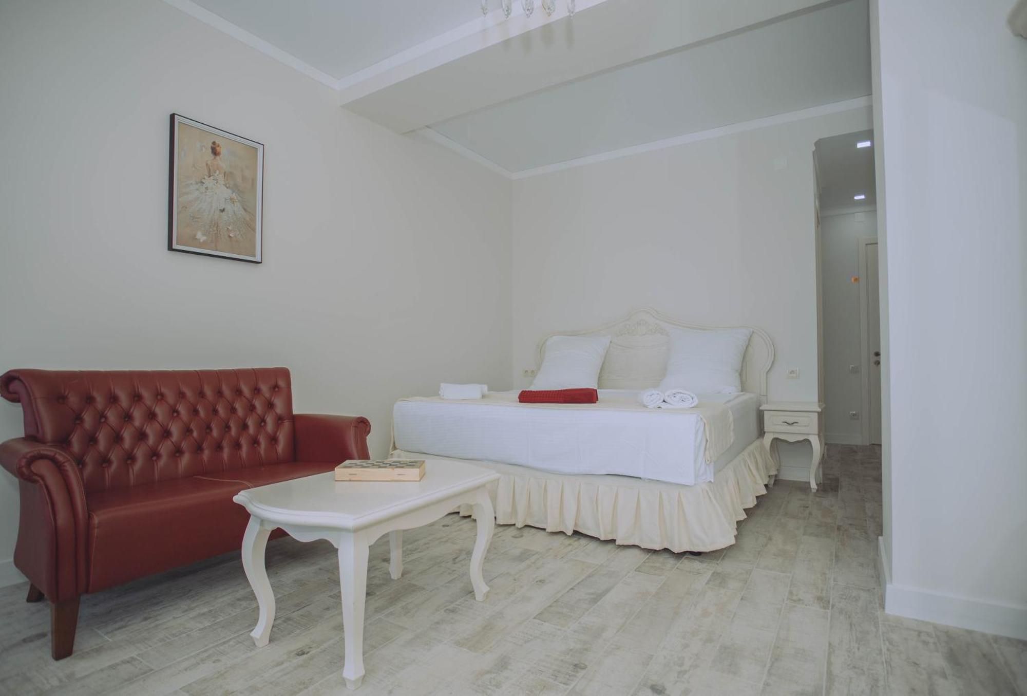 Royal Medis Hotel バトゥーミ エクステリア 写真