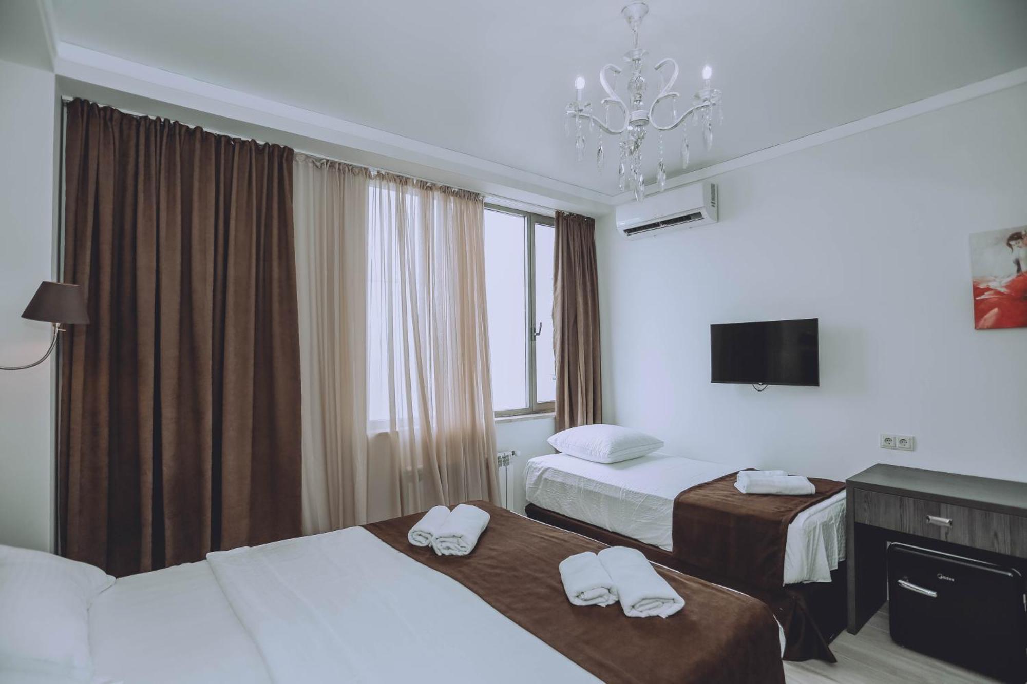 Royal Medis Hotel バトゥーミ エクステリア 写真