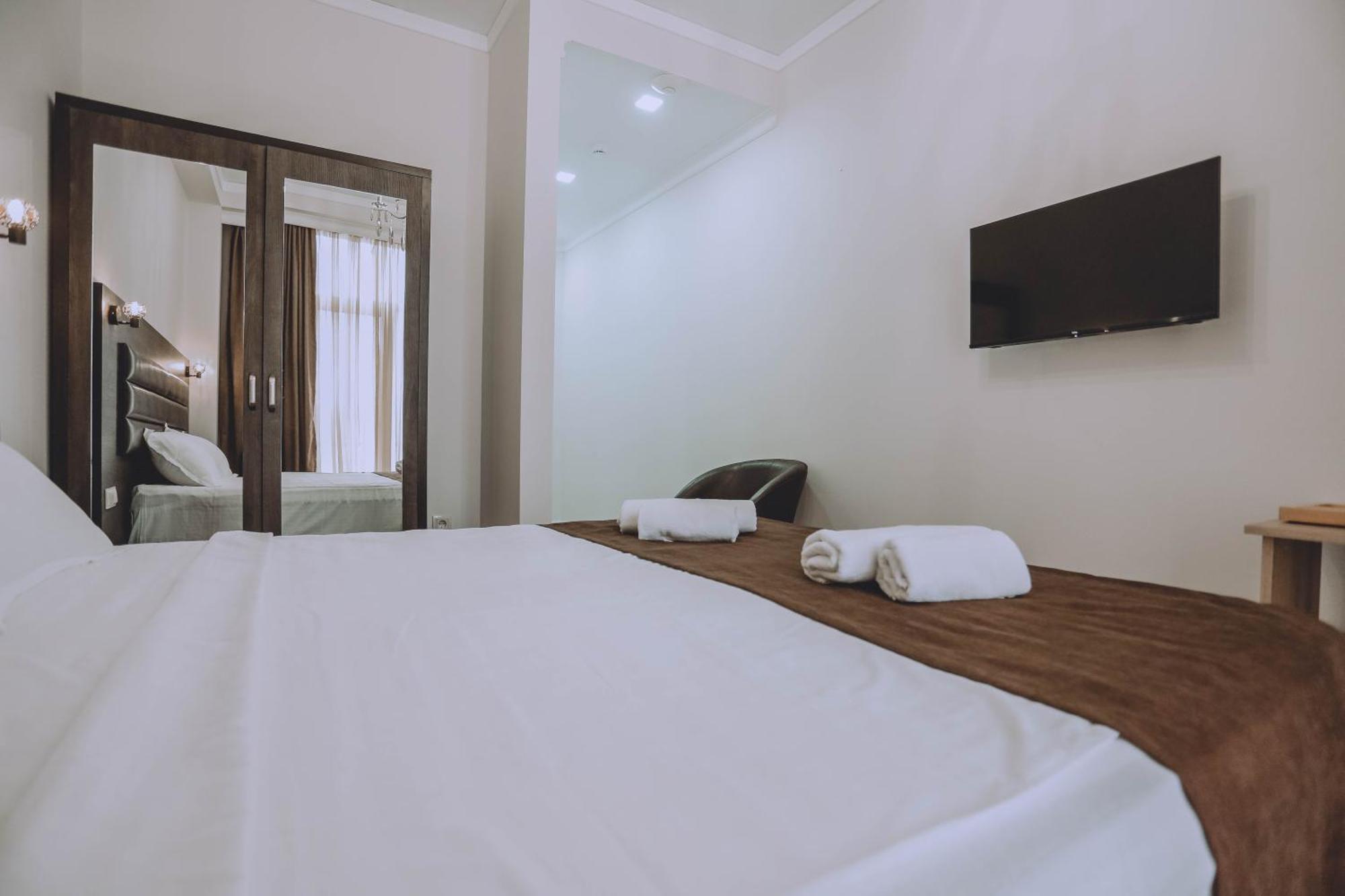 Royal Medis Hotel バトゥーミ エクステリア 写真