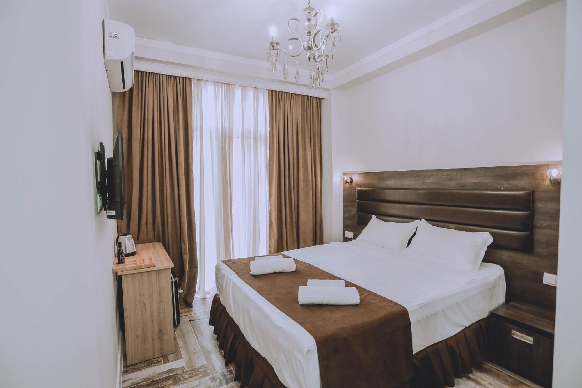 Royal Medis Hotel バトゥーミ エクステリア 写真