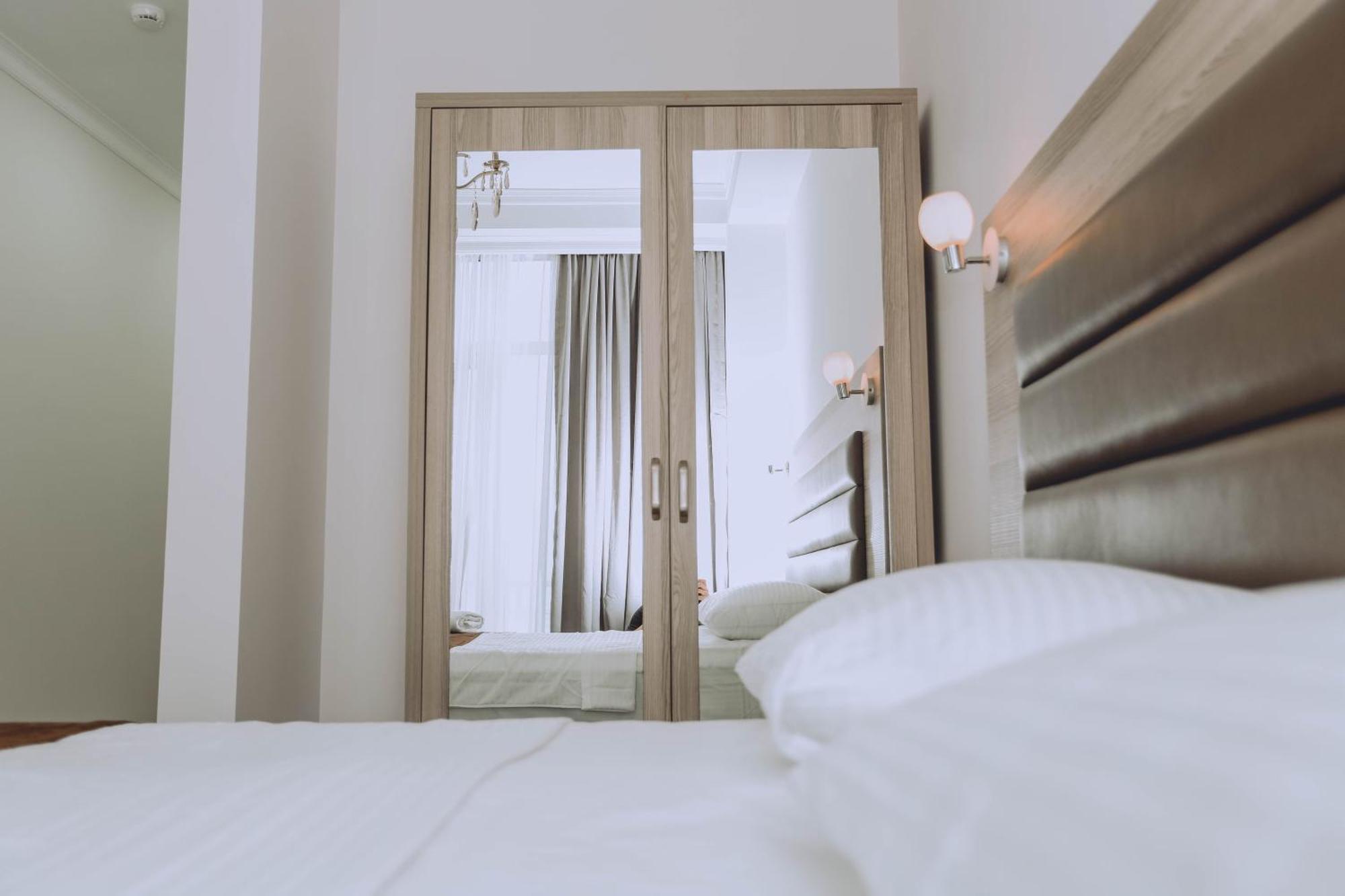 Royal Medis Hotel バトゥーミ エクステリア 写真