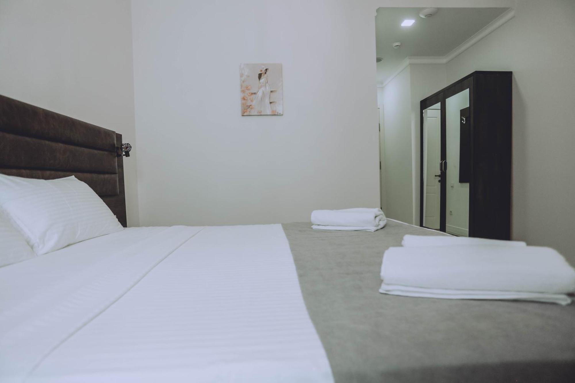 Royal Medis Hotel バトゥーミ エクステリア 写真
