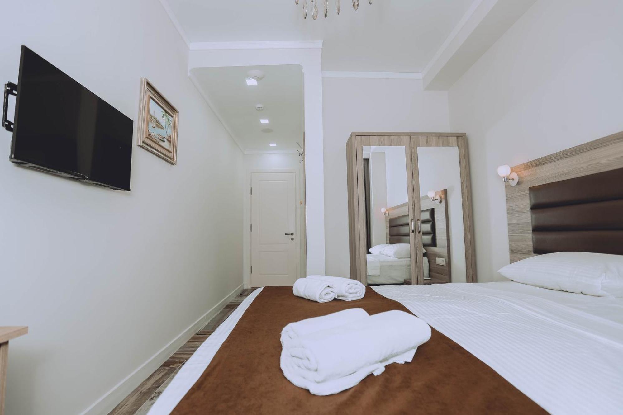 Royal Medis Hotel バトゥーミ エクステリア 写真