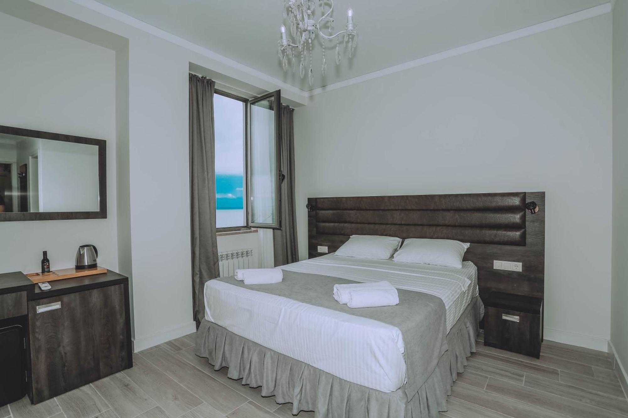 Royal Medis Hotel バトゥーミ エクステリア 写真