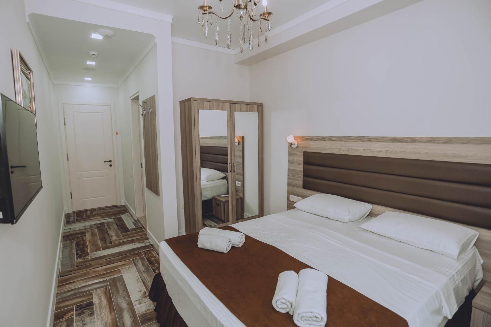 Royal Medis Hotel バトゥーミ エクステリア 写真