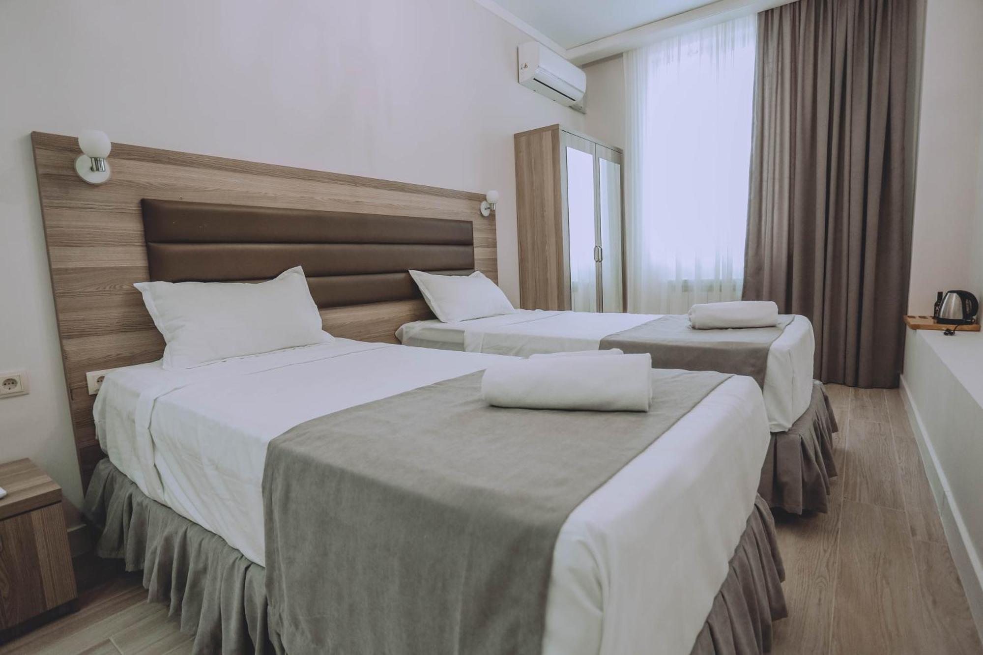 Royal Medis Hotel バトゥーミ エクステリア 写真