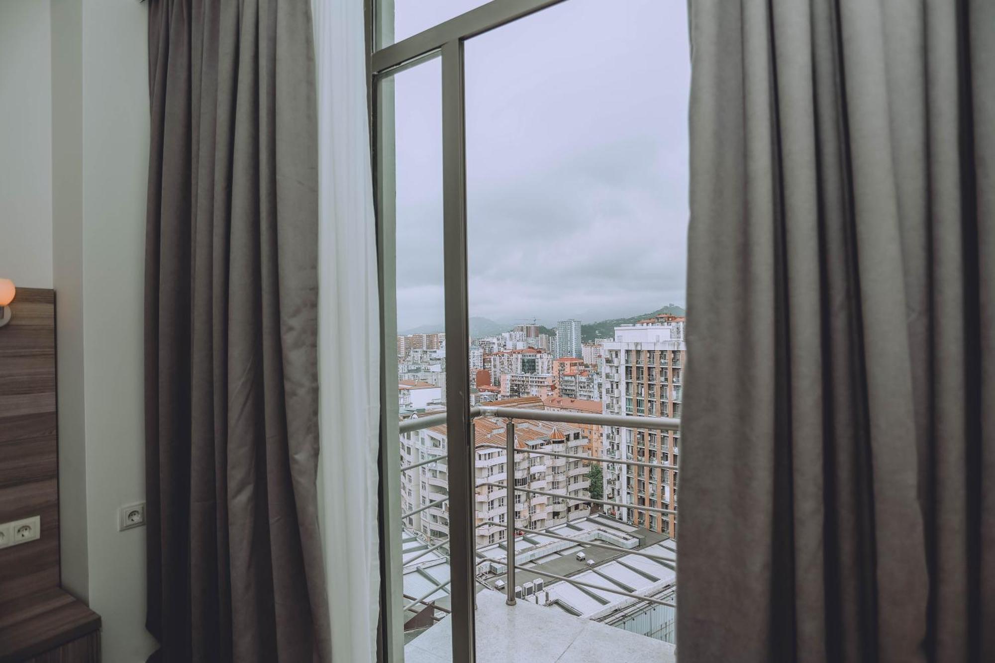 Royal Medis Hotel バトゥーミ エクステリア 写真