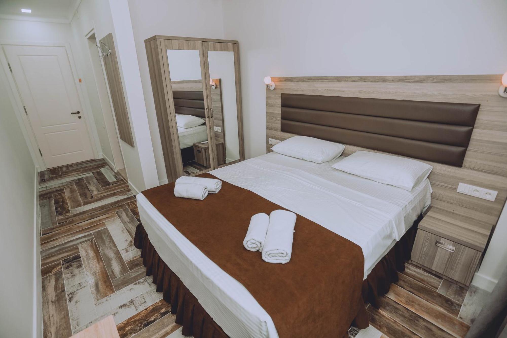 Royal Medis Hotel バトゥーミ エクステリア 写真