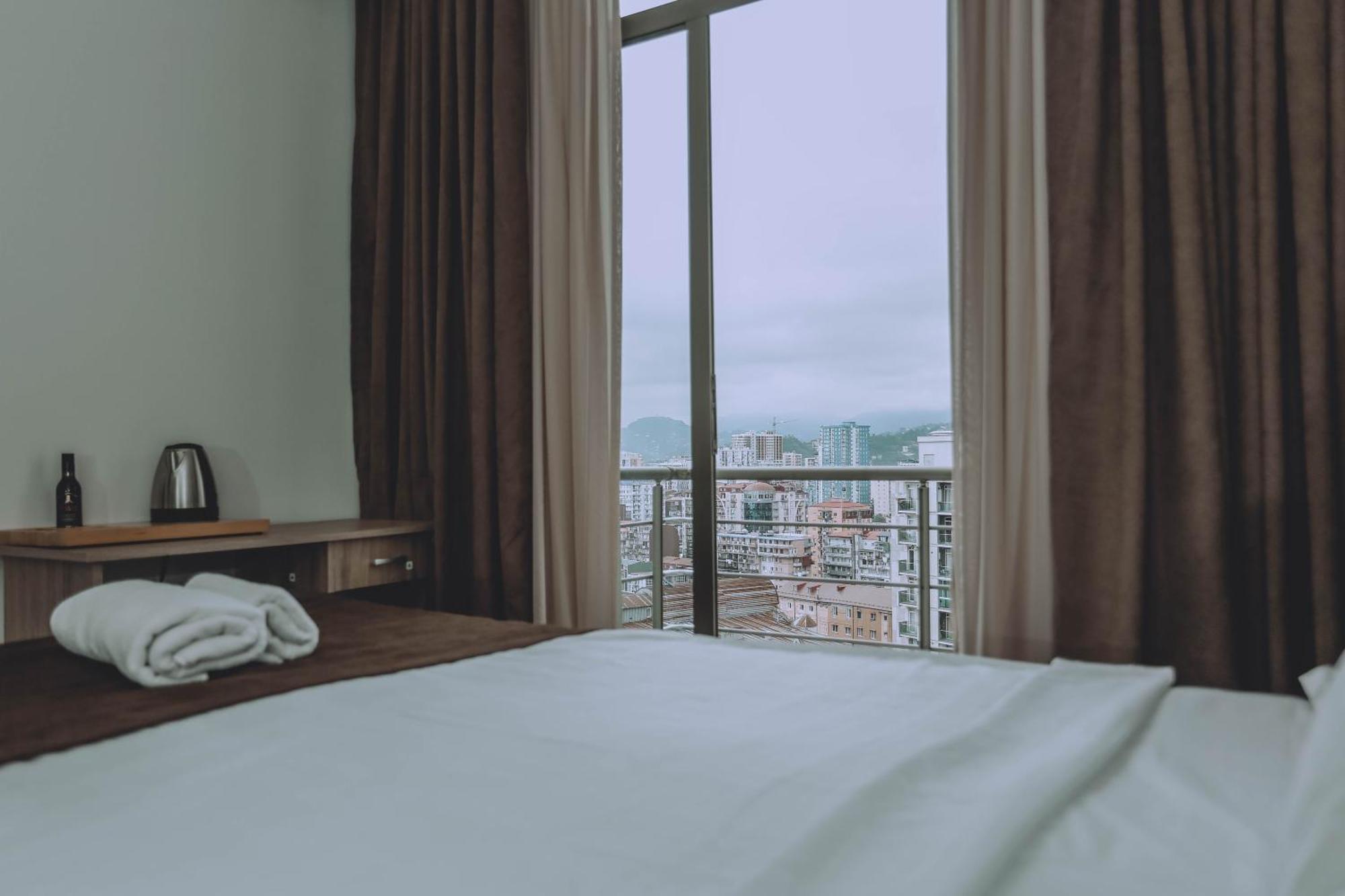Royal Medis Hotel バトゥーミ エクステリア 写真
