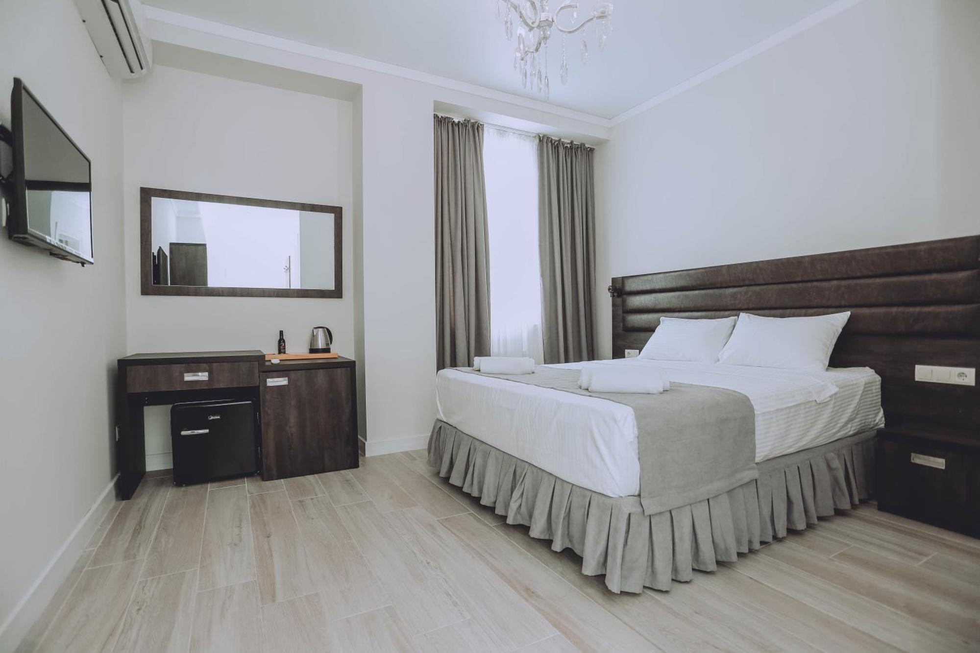 Royal Medis Hotel バトゥーミ エクステリア 写真