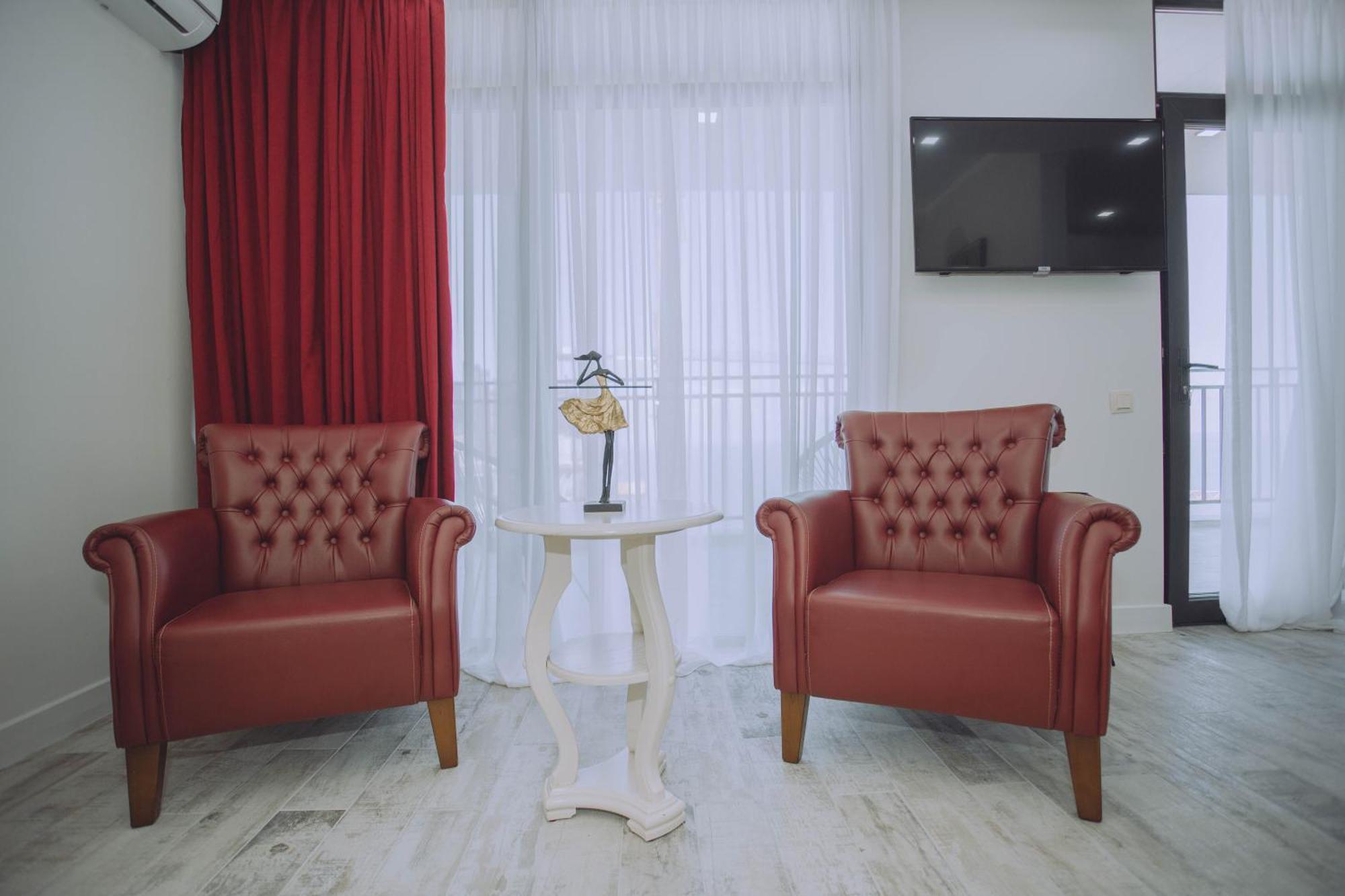 Royal Medis Hotel バトゥーミ エクステリア 写真