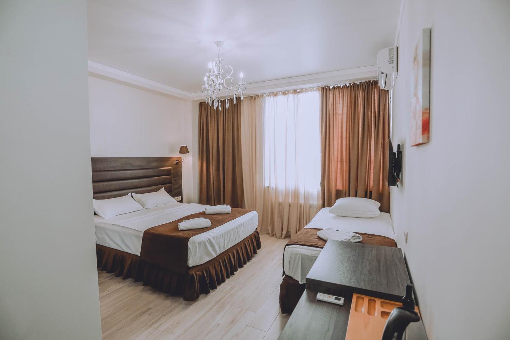 Royal Medis Hotel バトゥーミ エクステリア 写真