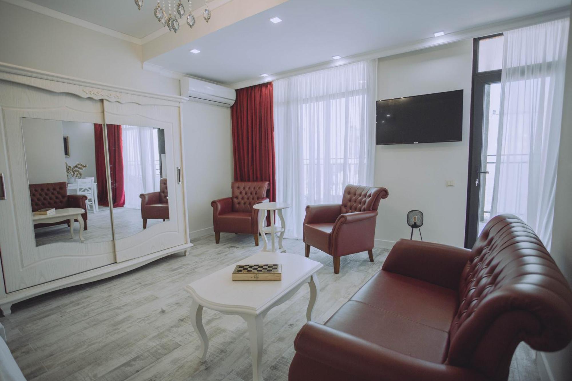 Royal Medis Hotel バトゥーミ エクステリア 写真