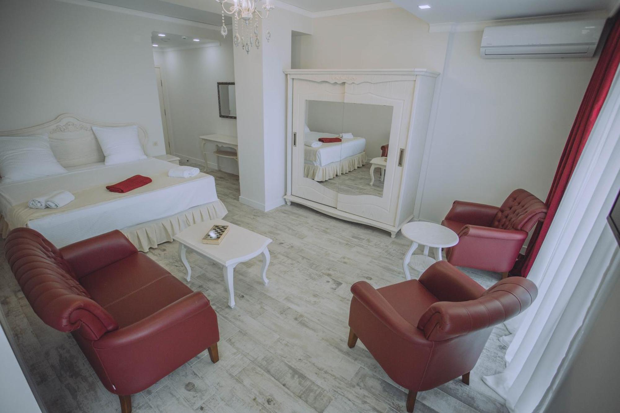 Royal Medis Hotel バトゥーミ エクステリア 写真