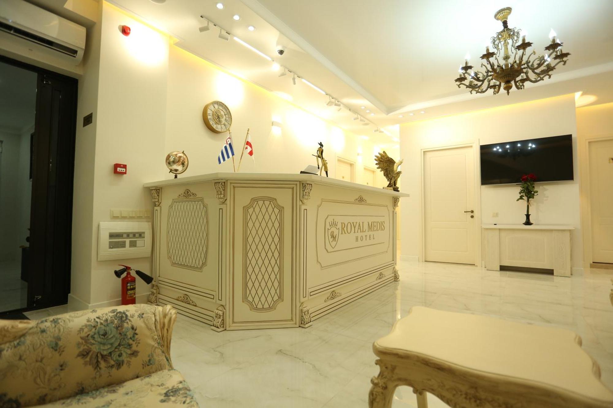 Royal Medis Hotel バトゥーミ エクステリア 写真