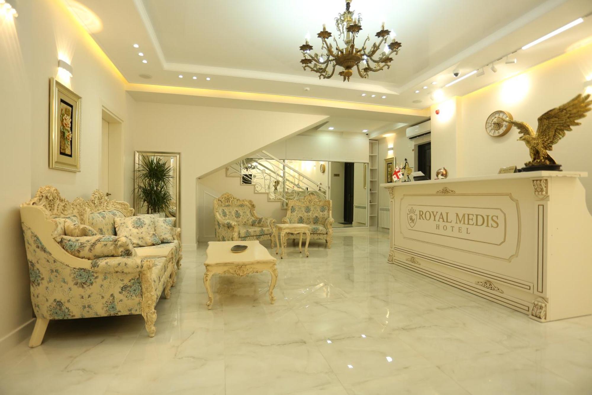 Royal Medis Hotel バトゥーミ エクステリア 写真